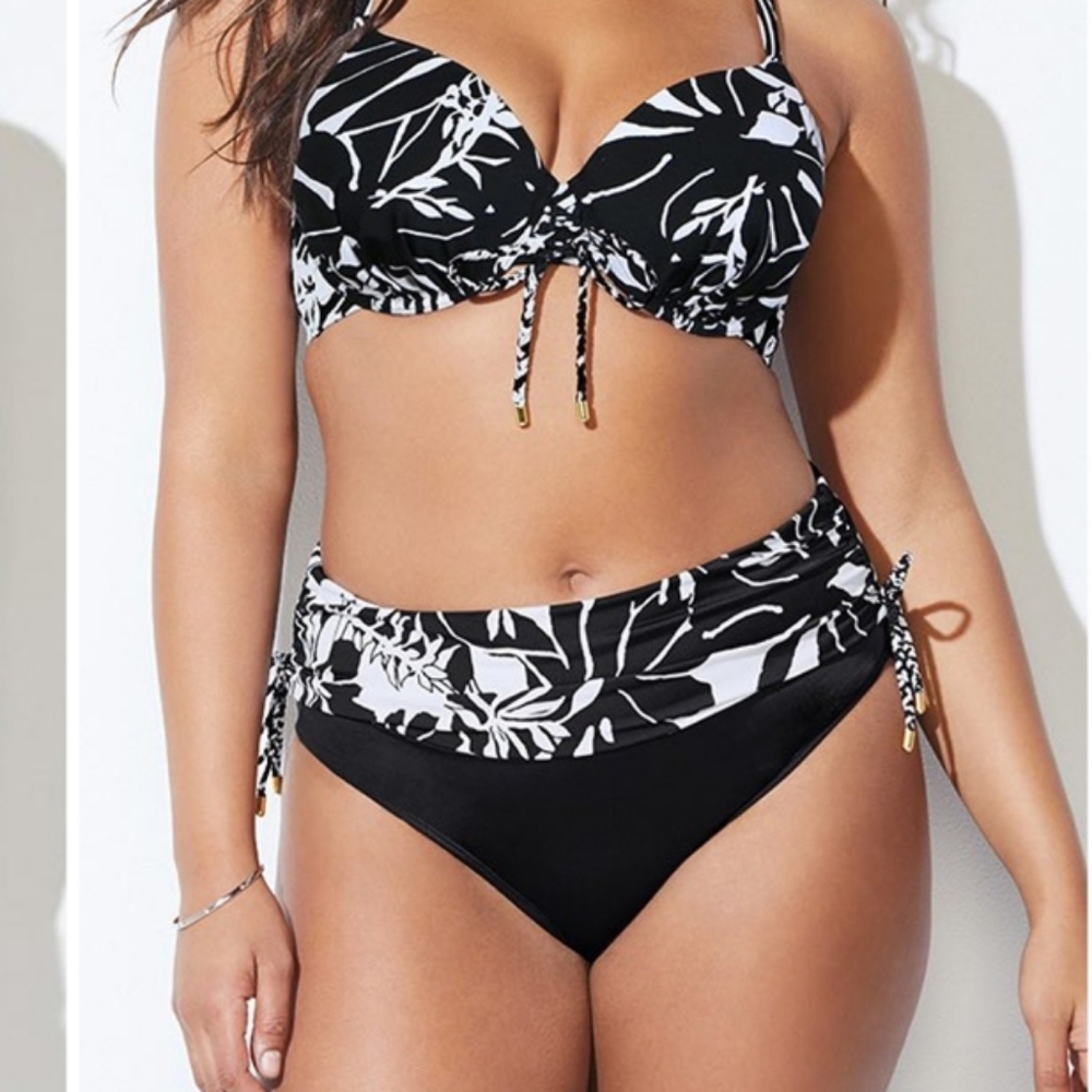 Womens Black and white size 18 Flower print push up 2 piece bikini NWOT